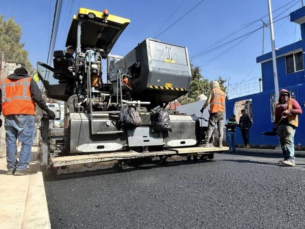 Avanza Gobierno de Pepe Chedraui trabajos de pavimentación en la calle 2 Sur