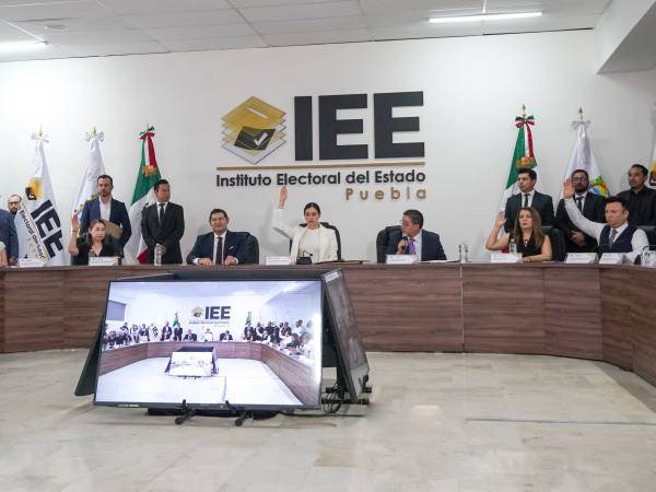 IEE entrega constancia de mayoría a la gubernatura