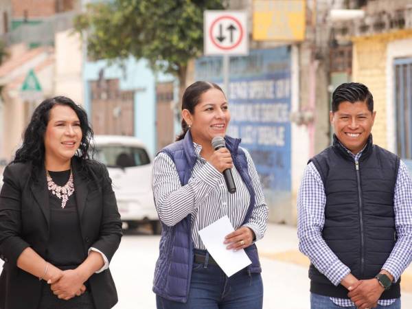 Inaugura Lupita Cuautle Torres calle rehabilitada en la colonia Lázaro Cárdenas