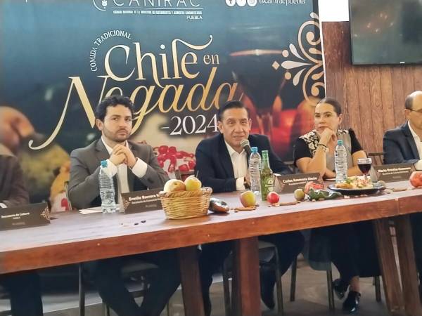 Anuncia Canirac comida del Chile en Nogada, va por la venta de más de 4 millones de piezas