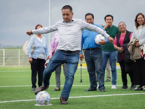 Palabra cumplida en San Antonio Cacalotepec; inaugura Mundo Tlatehui nuevo deportivo