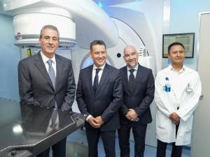 Vital la apertura de centros especializados en medicina oncológica: Pepe Chedraui