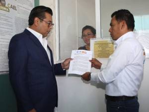 Solicita protección candidato a alcalde de Tehuitzingo, Néstor Camarillo lo acompaña