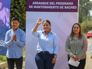 Arranca Lupita Cuautle con el programa emergente de bacheo