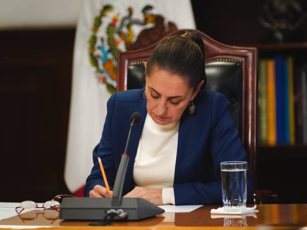 Discúlpese con Puebla, “PresidentA”