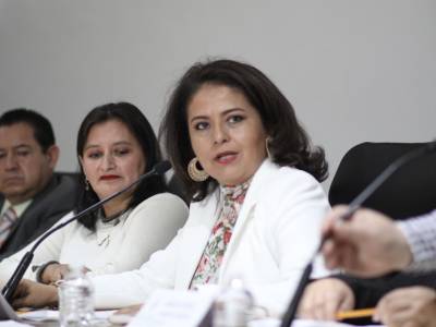 Aprueba Comisión del Congreso reconocimiento a mujeres con “Medalla Ángeles Espinosa Yglesias”