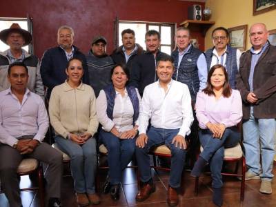 Lalo Rivera se reúne con actores sociales de Zacatlán