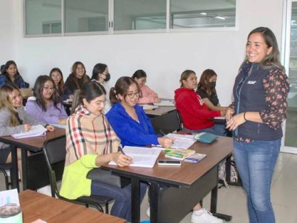 Los docentes desempeñan un rol fundamental en la vida institucional: Rectora María Lilia Cedillo Ramírez