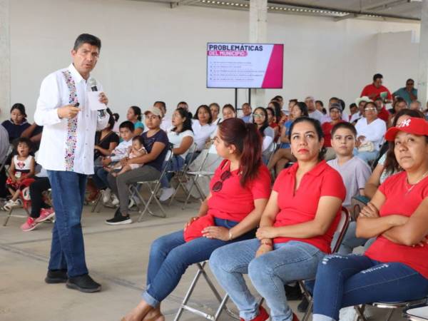 Zoquitlán y Coxcatlán dan bienvenida a Lalo Rivera