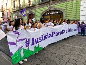 Reprime Ayuntamiento de Puebla a mujeres en marchas por el 8M