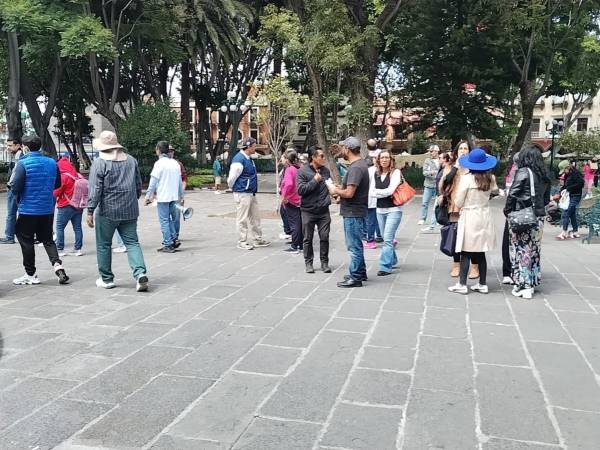 Trabajadores del Poder Judicial, nuevamente, se manifiestan en el Zócalo de Puebla 