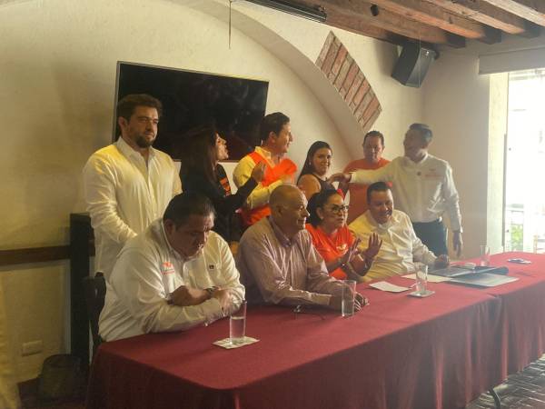 Eduardo Rivera hostiga a candidatos de MC