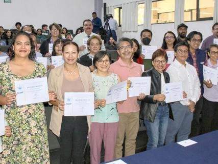 Entregan reconocimientos del Programa Institucional de Evaluación Académica a docentes