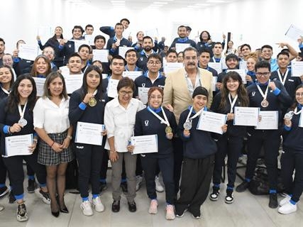 Entrega Rectora Lilia Cedillo estímulos a estudiantes que compitieron en la Universiada Nacional 2024