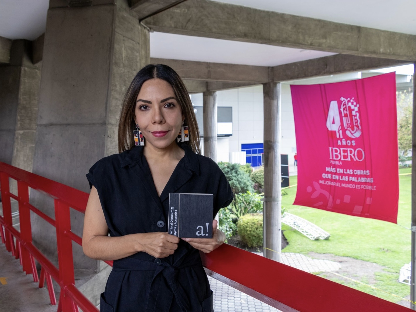 Académica IBERO Puebla gana en Premios a! Diseño con joyería única y artesanal