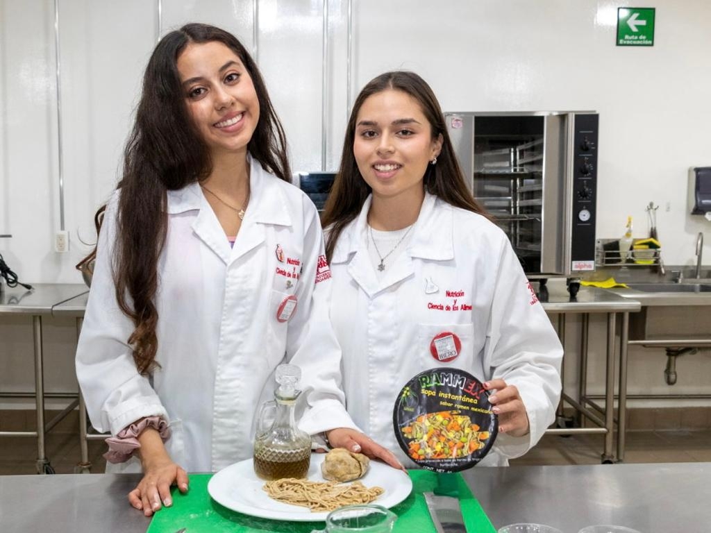 Alumnas en Nutrición crean la primera sopa instantánea saludable y libre de sellos