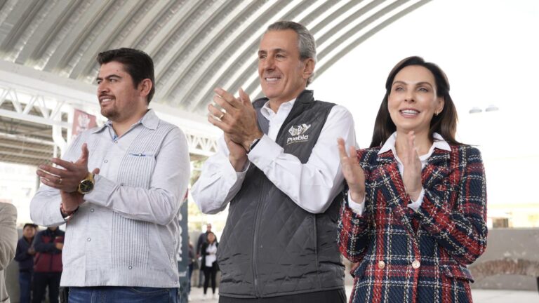 Entrega Pepe Chedraui techado escolar en la Primaria No. 16 Julián Hinojosa