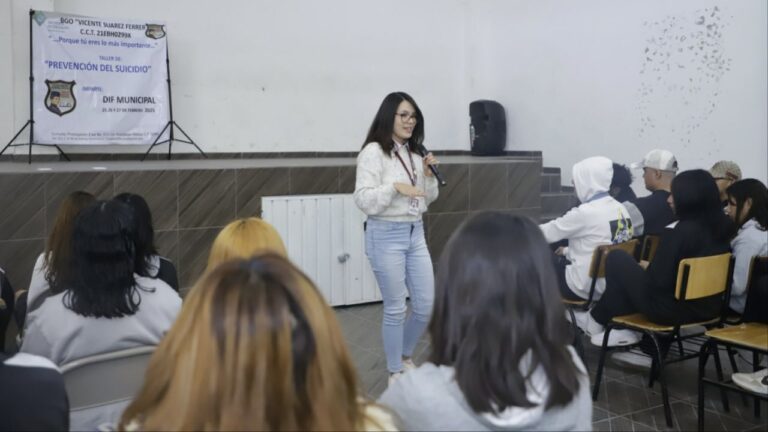 Refuerza el SMDIF pláticas y talleres sobre prevención del suicidio en las escuelas