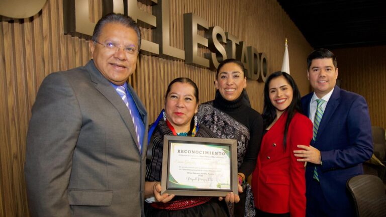 Presentan en el Congreso del Estado el libro “Nuestros Saberes de Zihuateutla”