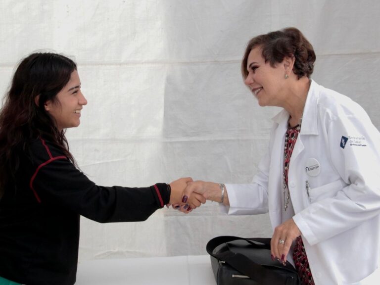 Con visión humanista, Gobierno de Puebla acerca servicios de salud a municipios