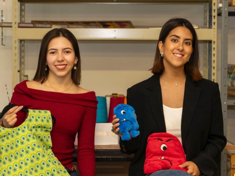 Por infancias más felices: talentos IBERO Puebla crean colección textil para inteligencia emocional