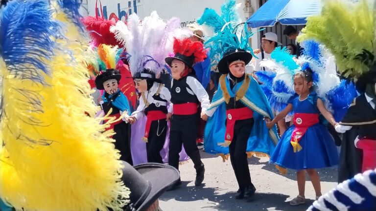 Concluye carnaval de huehues en la capital poblana