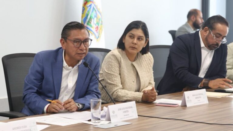 Avalan en Comisión del Congreso exhorto para respetar derechos laborales de servidores públicos municipales