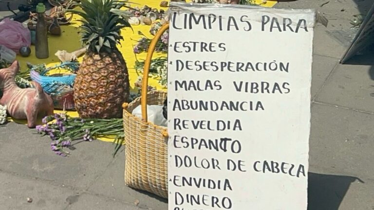 Con limpias reciben la primavera en la zona Arqueológica de Cholula