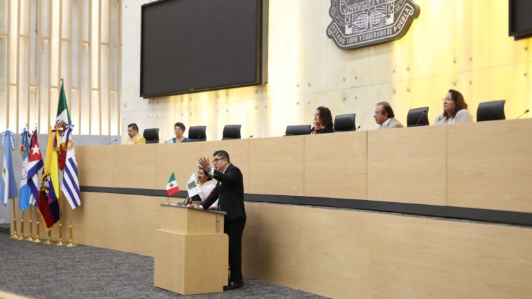 Conmemora Congreso del Estado Día Mundial de la Poesía con lectura colectiva