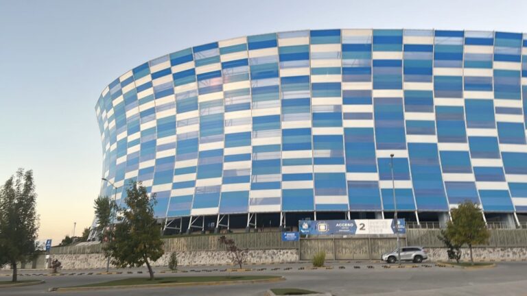 Van por la recuperación del estacionamiento de los Estadios