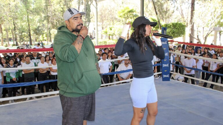 Practica box “La Bonita” Sánchez con 2 mil estudiantes