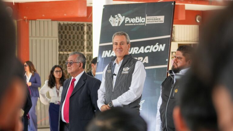 Entrega Pepe Chedraui techado escolar en la Secundaria General No. 13 Ignacio Manuel Altamirano