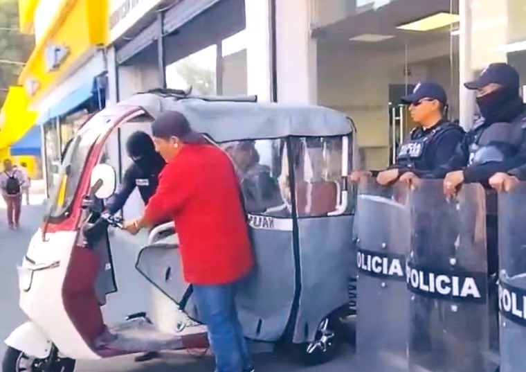 Decomisa Comercio Exterior artículos de dudosa procedencia