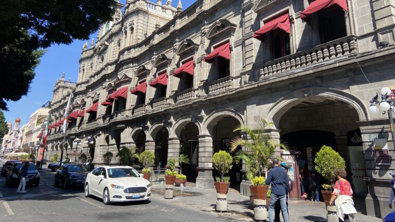 Comenzará limpieza del Palacio Municipal por pintas del 8M