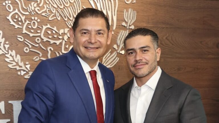 Armenta viaja a la Ciudad de México, sostiene reunión de seguridad con Harfuch