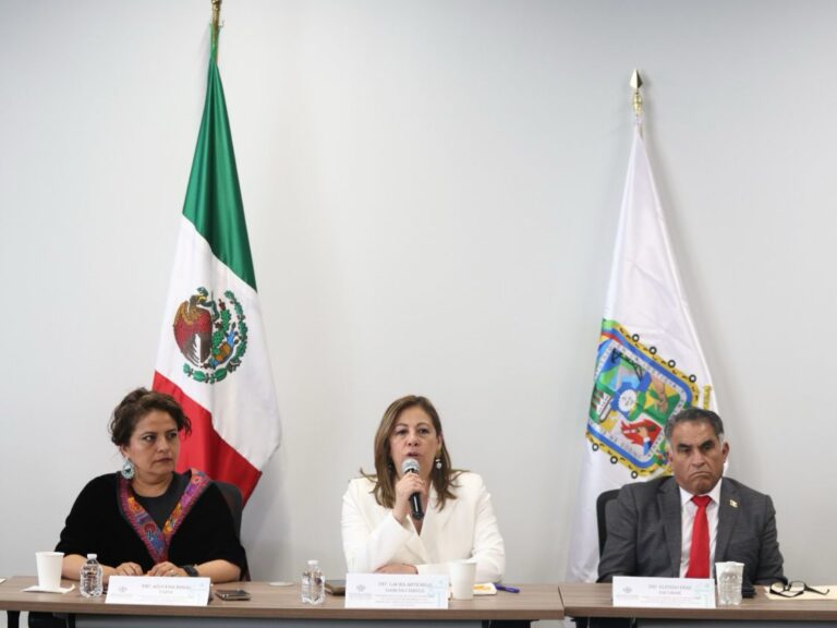 Instala Congreso Comisión para los Festejos de la Conmemoración del Bicentenario de la Constitución de 1825