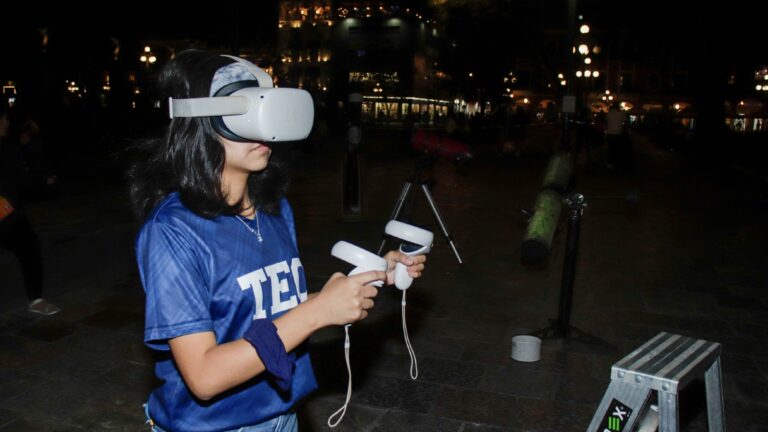 Jóvenes exploran el universo y su mitología a través del legado de mujeres con Venus y Lunas