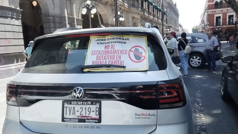 Inconformes con los parquímetros realizan caravana, piden una consulta ciudadana