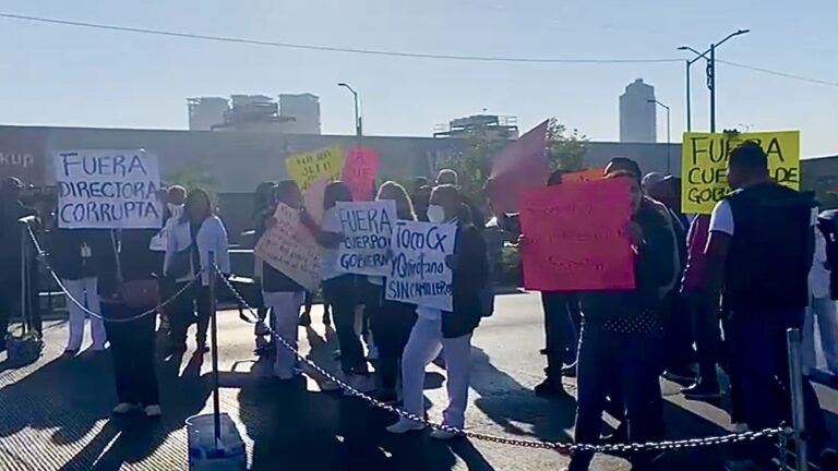 Exigen médicos y enfermeras renuncia de la directora del Hospital Cholula