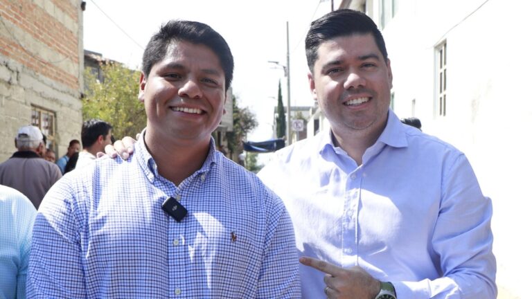 Inaugura Omar Muñoz segunda obra de pavimentación en Sanctorum