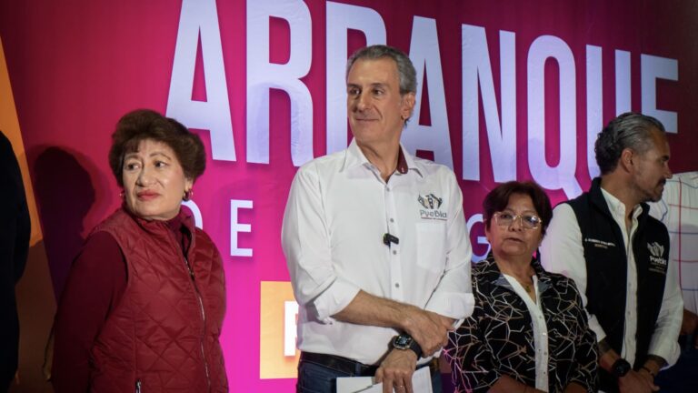 Arranca Pepe Chedraui el Programa Puebla Brilla con modernización de luminarias en Arboledas de Loma Bella