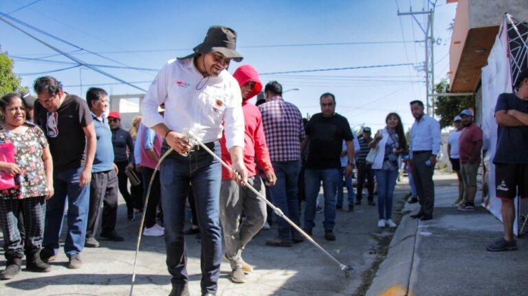 Encabeza Roberto Solís la primera faena comunitaria en “Los Encinos”: Realiza mejoras en infraestructura y alumbrado público