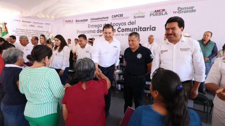 Gobierno de Puebla concreta 41 proyectos de obra comunitaria en Xicotepec