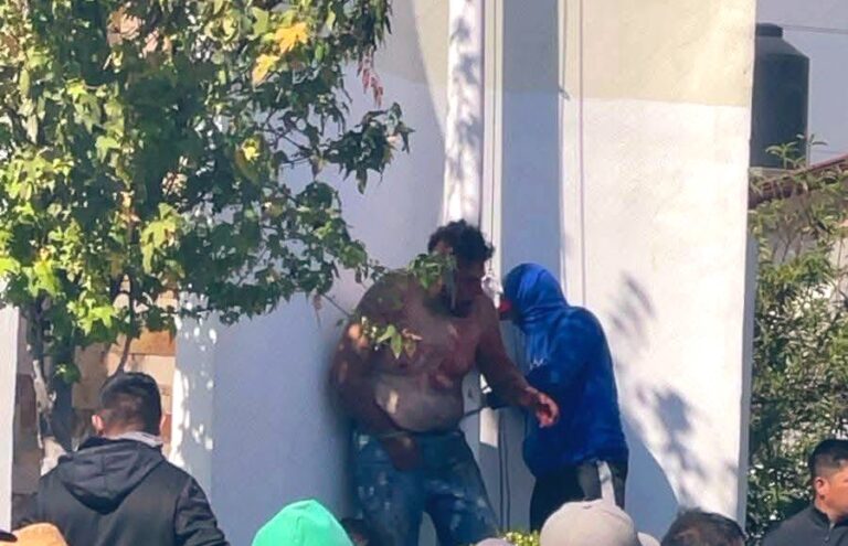 Linchan a un hombre en San Miguel Xochitecatitla