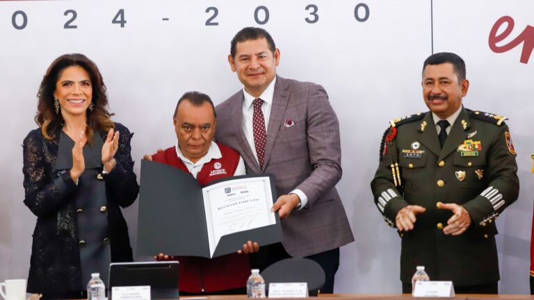 Lotería Nacional y Gobierno del Estado develan Billete Conmemorativo a la Batalla de Puebla