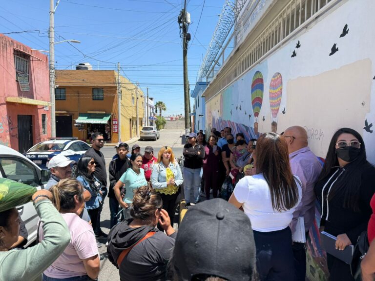 Padres de familia acusan que docentes hostigan a alumnos a callar