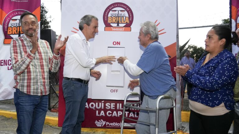 Moderniza Pepe Chedraui 235 luminarias en la Colonia Popular Coatepec