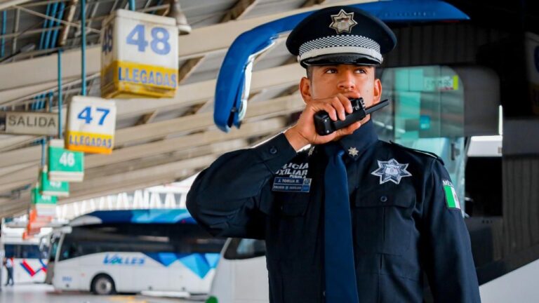 Refuerza Policía Auxiliar vigilancia en Centrales de Autobuses durante operativo “Vacaciones Seguras”