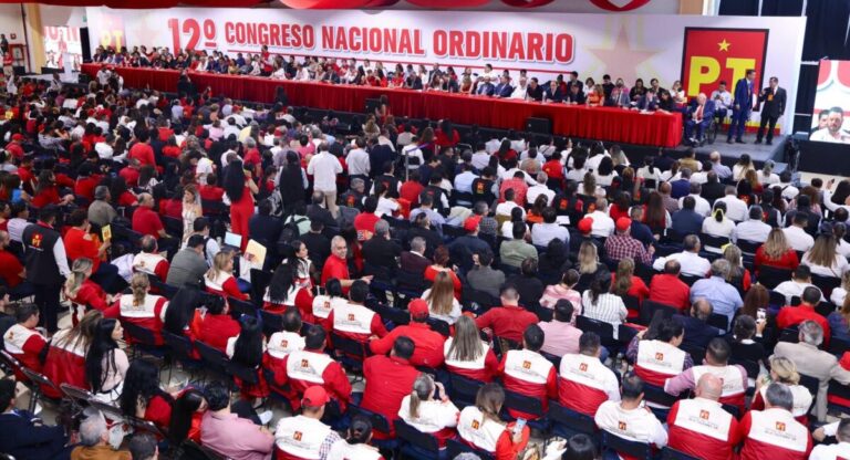 Nora Escamilla y Toño López rinden protesta como miembros del CEN del PT