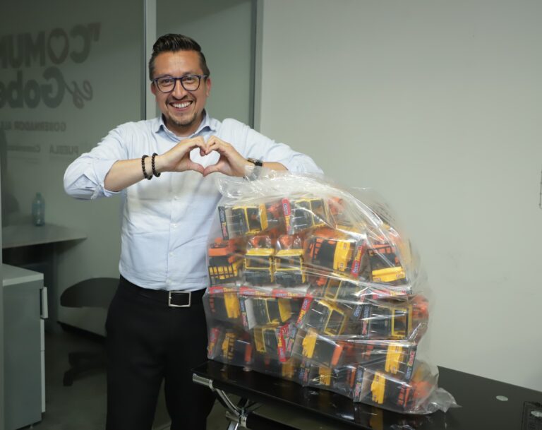 Voluntariado de la Coordinación de Comunicación se suma al SEDIF para generar sonrisas